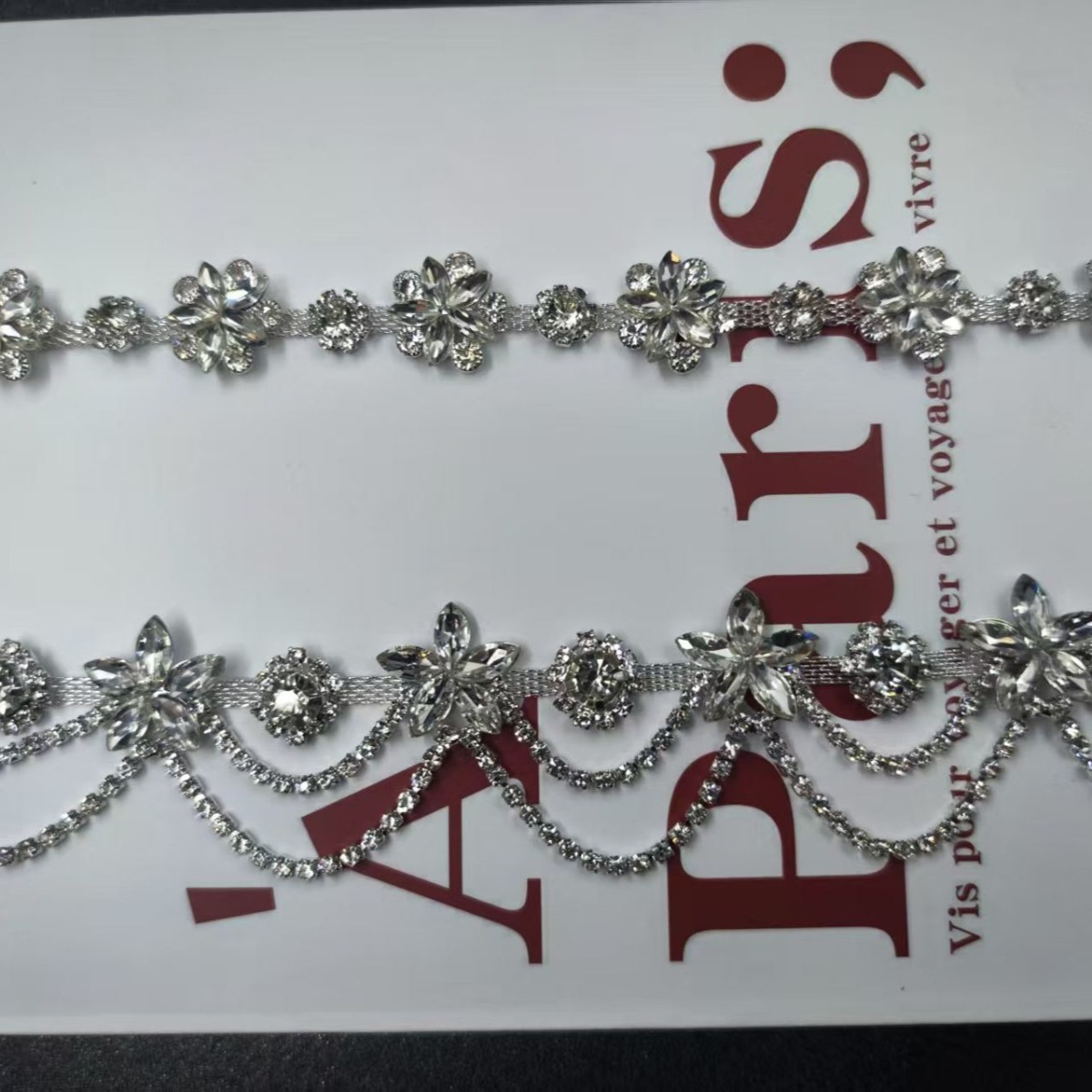 Suit Supply Wedding Party - Toneelkostuum Decoratie Sprankelende Strass Ketting Hand