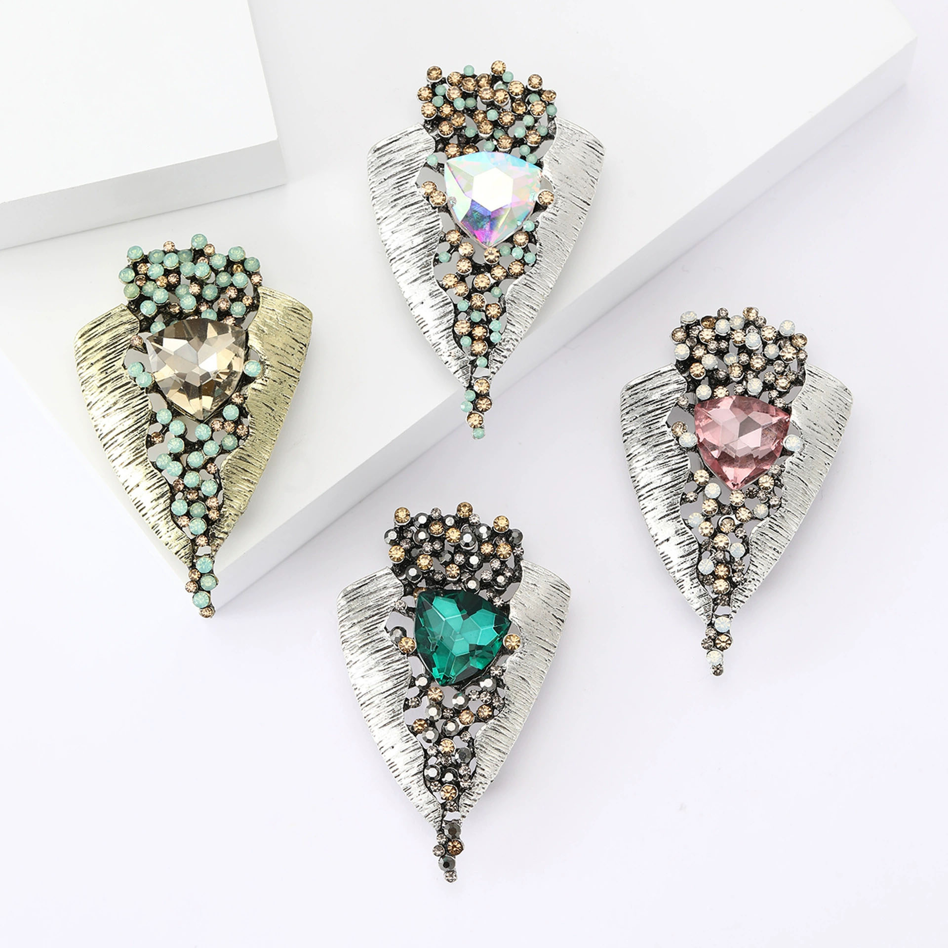 Vintage creatieve broche, hoog - Suit Supply Wedding Party recensie en prijs